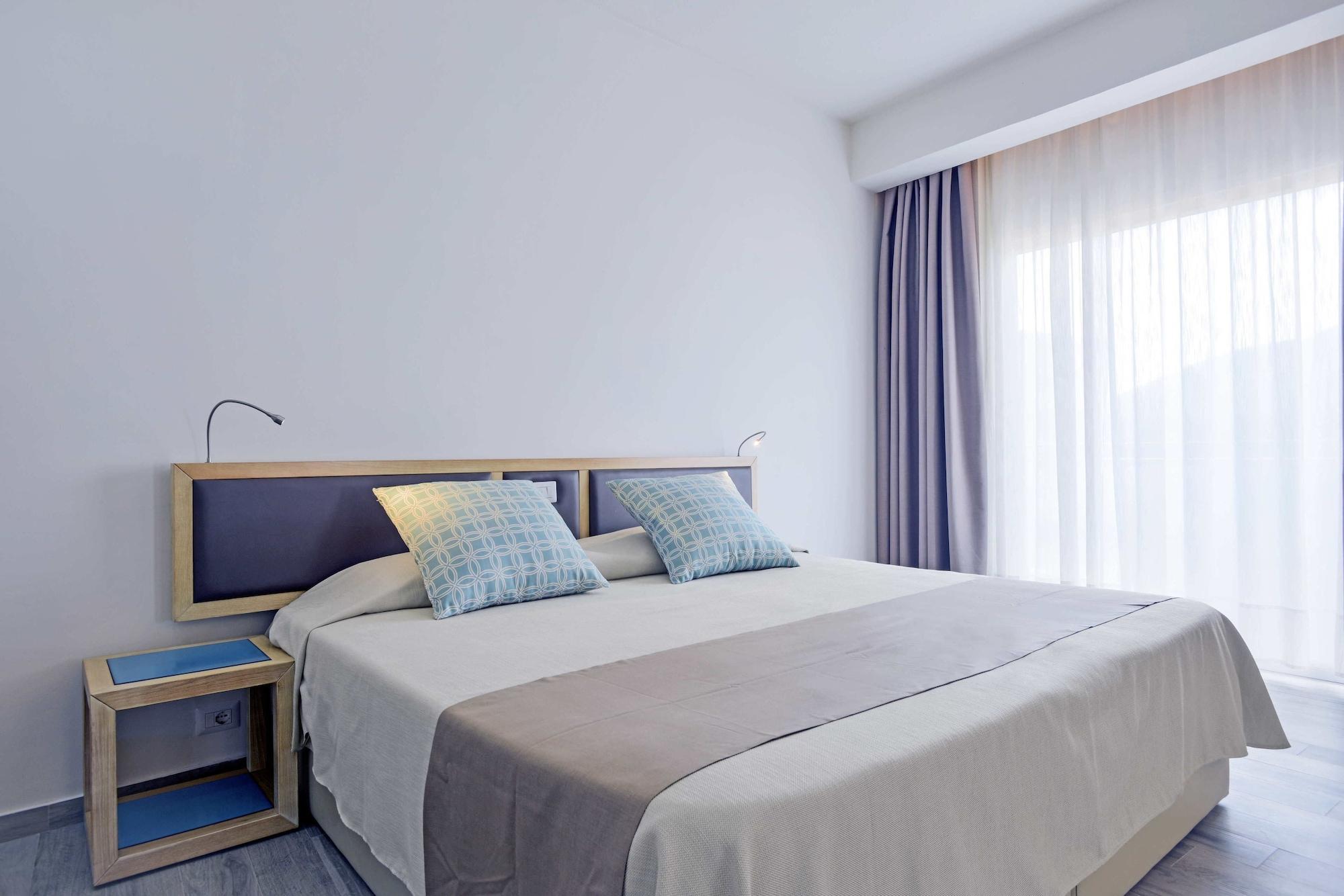 Hotel Baia Di Conte