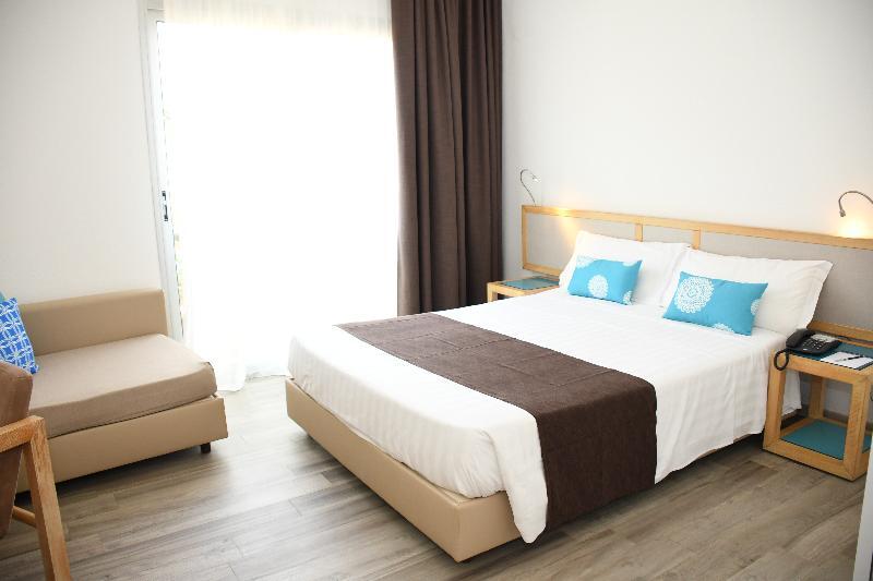 Hotel Baia Di Conte